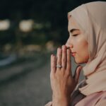 Bayar zakat fitrah ialah kewajiban tiap umat Islam baik lelaki atau wanita, besar atau kecil, dan merdeka atau hamba.