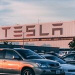 Elon Musk Sumbangkan Rp 29,6 Triliun dari Saham Tesla Untuk Amal
