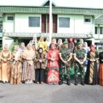 Komandan Korem dan staf beserta keluarga besar Korem 084/BJ