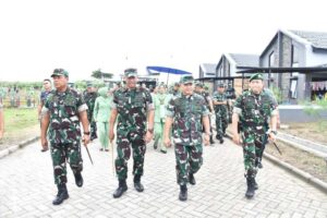 KASAD Tinjau Perkembangan Pembangunan Yonif 516/CY Wedoroanom Gresik