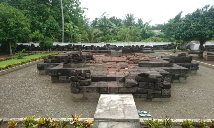 Blitar Terkenal Sebagai Makam Para Raja, Berikut Lokasinya