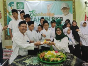 Harlah ke 25, DPC PKB Blitar Gelar Santunan