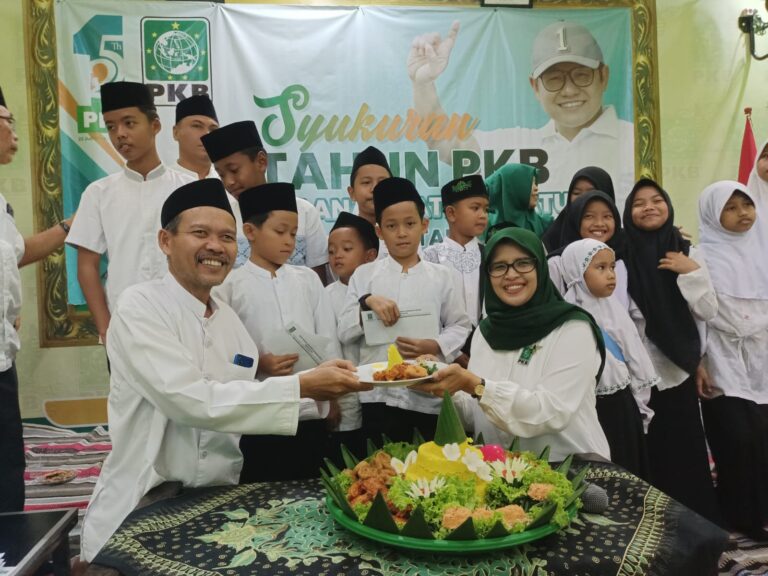 Harlah ke 25, DPC PKB Blitar Gelar Santunan