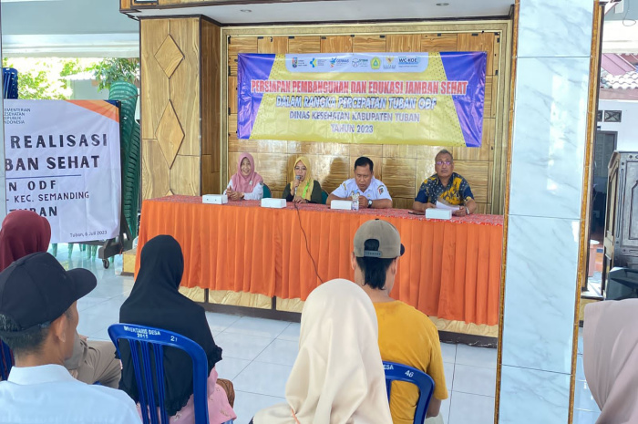 sosialisasi DR. Koen terkait "Persiapan Pembangunan dan Edukasi Jamban Sehat Dalam Rangka Percepatan Tuban ODF".
