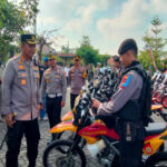 Kapolresta Sidoarjo, Kombespol Kusumo Wahyu Bintoro memeriksa kesiapan personel dalam rangka gelar Operasi Patuh Semeru 2023 di Mapolresta Sidoarjo.