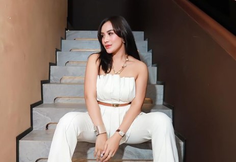 Menangis Tengah Malam, Shinta Bachri Minta Cerai