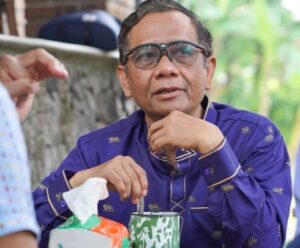 Panji Gumilang Gugat Rp 5 Triliun Menko Polhulkam, Gaji Mahfud Md Hanya Rp18 Juta Panji Gumilang Gugat Rp 5 Triliun Menko Polhulkam, Gaji Mahfud Md Hanya Rp18 Juta