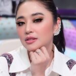 Jagat dunia maya kini tengah dihebihkan dengan pengakuan Saipul Jamil tentang mantan istrinya Dewi Perssik.