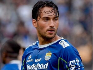 Cetak Gol di Akhir Pertandingan, Ezra Walian Selamatkan Persib dari Kekalahan Lawan Dewa United