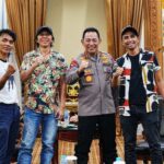 Grup band yang di gawangi Bimbim, Kaka, Abdee, Ridho, dan Ivanka merilis lagu tersebut untuk memberi kado pada Kepolisian republik Indonesia yang sedang berulang tahun.