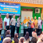 Kegiatan edukasi Kamsel Satlantas Polresta Sidoarjo "Polisi Sahabat Anak" di Sekolah Dasar Negeri (SDN) Suko 1, Jl. Raya Biting Suko, Sidoarjo.
