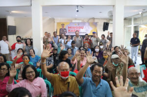 Polresta Sidoarjo Laksanakan Program Minggu Kasih di Gereja Kapel Santo Yohanes