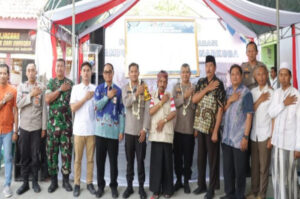 Kapolres Sampang Bersama Tomas Pangarengan Deklarasikan Kampung Bebas Narkoba