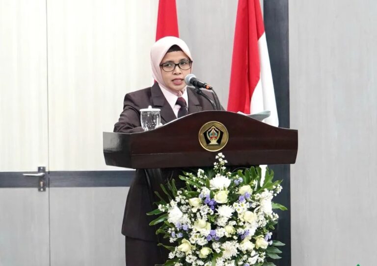 Bupati Blitar, Rini Syarifah hadiri Rapat Paripurna DPRD Kabupaten Blitar, di Gedung Graha DPRD, Senin 4 September 2023.