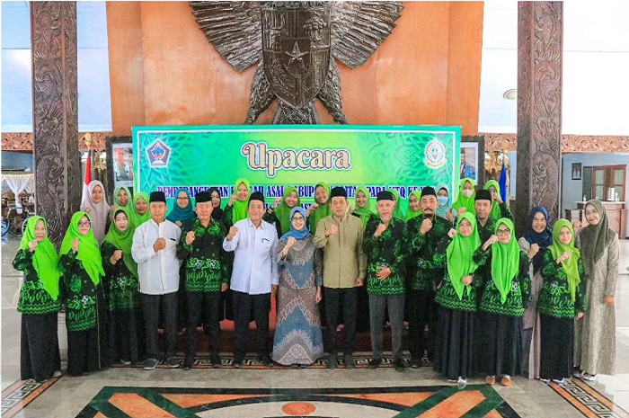 Bupati Blitar Berangkatkan Kafilah MTQ ke 30 di Kota Pasuruhan