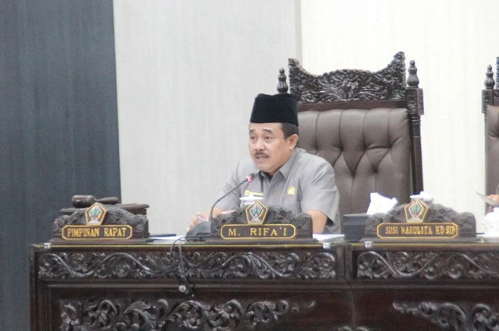 Wakil Ketua DPRD Blitar M Rifai menggatakan, usulan hak angket harus dilakukan melalui mekanisme yang sesuai dengan tata tertib DPRD.