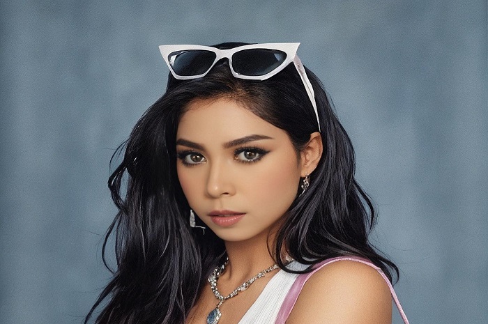 Melly Goeslaw berencana akan disumbangkan kepada para korban perang.