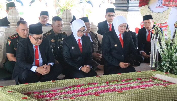 Bupati Blitar Dampingi Gubernur Jatim Ziarah Makam Bung Karno