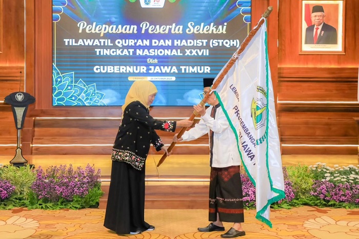 Gubernur Jawa Timur, Khofifah Indar Parawansa melepas kebeangkatan 50 kafilah Jatim.