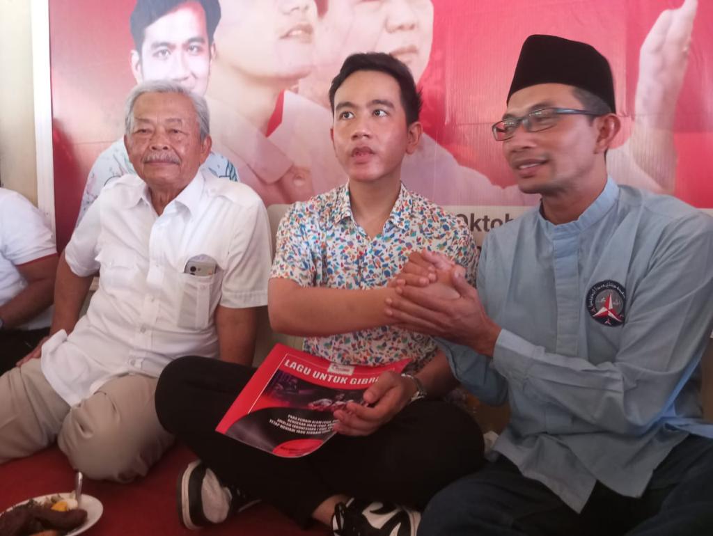 Bertemu cawapres Gibran Rakabuming Raka, Ketua Umum Bintang Muda Indonesia (BMI) Demokrat Farkhan Evendi sebut sosok yang santun.