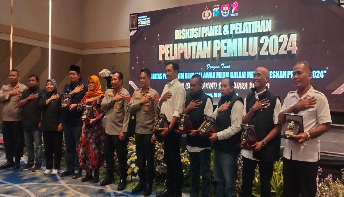Polda Jatim Sinergi Bersama Awak Media Gelar Diskusi Panel Sukseskan Pemilu Damai 2024