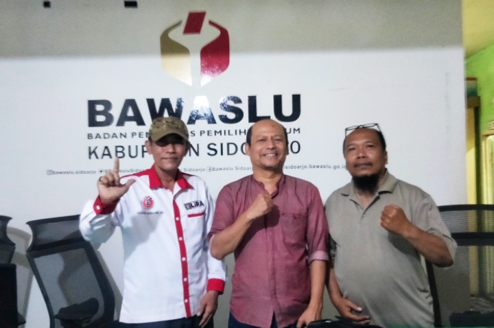 Wakil Bupati LIRA Sidoarjo Kasan Munasir S.H. laksanakan Sinergitas LSM LIRA dan Bawaslu Sidoarjo Awasi Penyelenggaraan Pemilu 2024