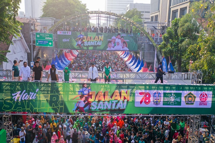 Ketua Umum PBNU, KH Yahya Cholil atau Gus Yahya jelaskan alasan Hari Santri 2023 dipusatkan di Surabaya.