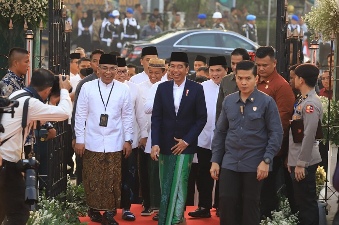 Presiden Joko Widodo atau Jokowi menyebut kalau santri merupakan pilar kekuatan bangsa.