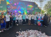 Ning Lia Apresiasi Kontribusi Kemenag Jatim Saat Jalan Santai Hari Santri