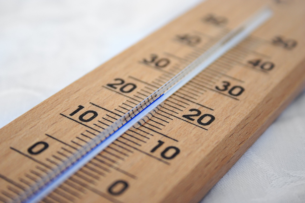 Badan Meteorologi, Klimatologi dan Geofisika (BMKG) memprediksi cuaca panas masih berlanjut hingga Oktober.