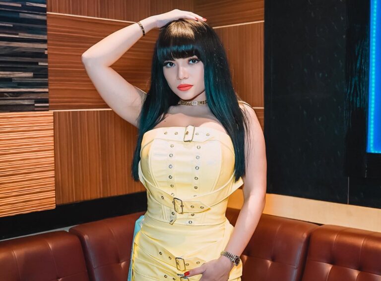 Ayu Soraya Istri Sah Ko Apex Menangis Ceritakan Perselingkuhan Sang Suami dengan Dinar Candy