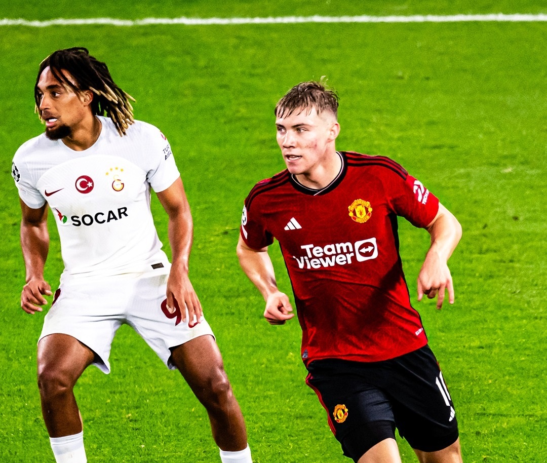 Erik ten Hag pelatih Manchester United sebut timnya banyak melakukan kesalahan hingga membuat kalah.