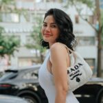 Artis seksi Nikita Mirzani mengaku kalau ia menyesal sudah melahirkan putri sulungnya, Laura Meizani Nasseru Asry atau Lolly.