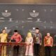 Foto: Peresmian Mal Pelayanan Publik (MPP) Kabupaten Bangkalan yang dilakukan oleh Menteri Pendayagunaan Aparatur Negara dan Reformasi Birokrasi. Pj. Bupati Bangkalan, DR. H. Arief M Edie, M.Si, tampak hadir bersama Kepala Dinas PMPTSP dan Kepala Bagian Organisasi Setda Kabupaten Bangkalan. (Doc.Ist)