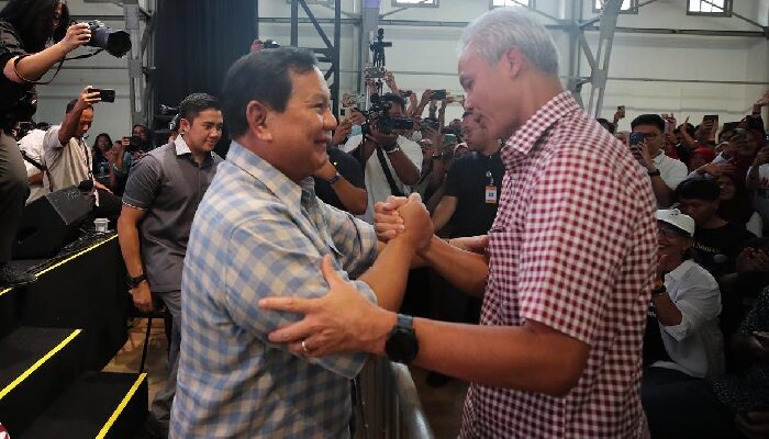 Prabowo-Gibran Bersaing Ketat dengan Ganjar-Mahfud Versi Survei Charta Politika