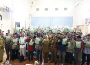 Bupati Blitar Serahkan SK Perhutanan Sosial di Balai Desa Ngadirenggo Bupati Blitar Serahkan SK Perhutanan Sosial di Balai Desa Ngadirenggo