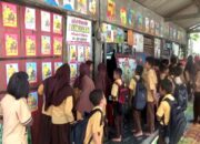 Karya Ki Djoko Sutedjo Dibanjiri Pelajar dalam Pameran Lukis di Hari Pahlawan