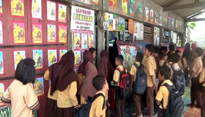 Karya Ki Djoko Sutedjo Dibanjiri Pelajar dalam Pameran Lukis di Hari Pahlawan