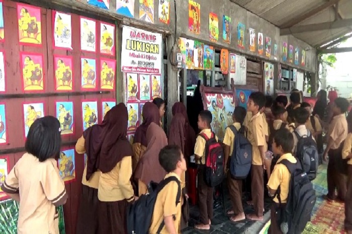 Memperingati Hari Pahlawan,pelukis asal Dukuh Pelang, Desa Bade, Kecamatan Klego, Boyolali menggelar pameran lukisan di desa setempat.