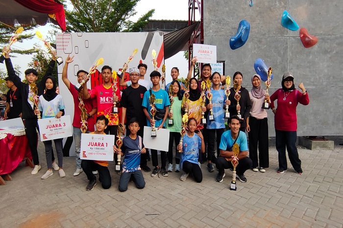 Dalam kejuaraan Boyolali Metal Climbing Competition 2023 Jawa Bali di Kelurahan Siswodipuran, Kecamatan Boyolali juara I diraih Nauval Steven Ibrahim