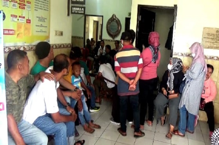 Sejumlah warga Dukuh Klabang, Desa Jatirejo, Kecamatan Sawit, Boyolali, pada Sabtu (25/11/2023) siang mendatangi Polsek Sawit.