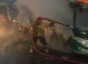 Sebuah Bus Karina Terbakar di Pamekasan