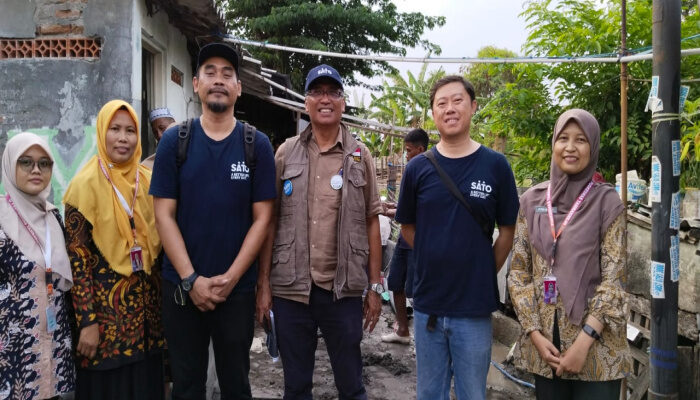 SATO Dukung DR. Koen Bangun Jamban Sehat di Wadungasri