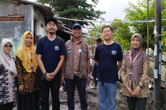DR. Koen Irianto Uripan bersama dengan Pimpinan SATO Indonesia I Gusti Ngurah Agung Kamasan dan Direktur Utama PT Cipta Aneka Agung Anton Laminto, Official Licensee dan pabrikan SATO di Indonesia.