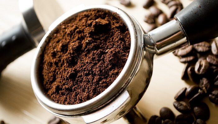 Minum Kopi dengan Tambahan Kayu Manis Sampai Garam, Bigini Rasanya?