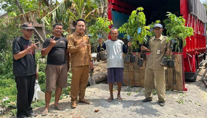 Kelompok Tani di Nogosari Boyolali Terima Bantuan Bibit Kelengkeng