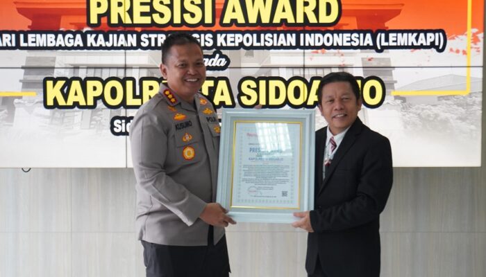 Polresta Sidoarjo Raih Penghargaan Presisi Award dari Lemkapi