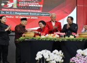 Kedekatan Spiritual Ma’ruf Amin dan Megawati: Pose Tiga Jari sebagai Simbol