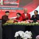 Kedekatan Spiritual Ma'ruf Amin dan Megawati: Pose Tiga Jari sebagai Simbol