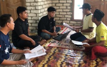 Peserta KPPS di Sampang Protes Hasil Pengumuman Seleksi PPS Desa Karang Penang Oloh